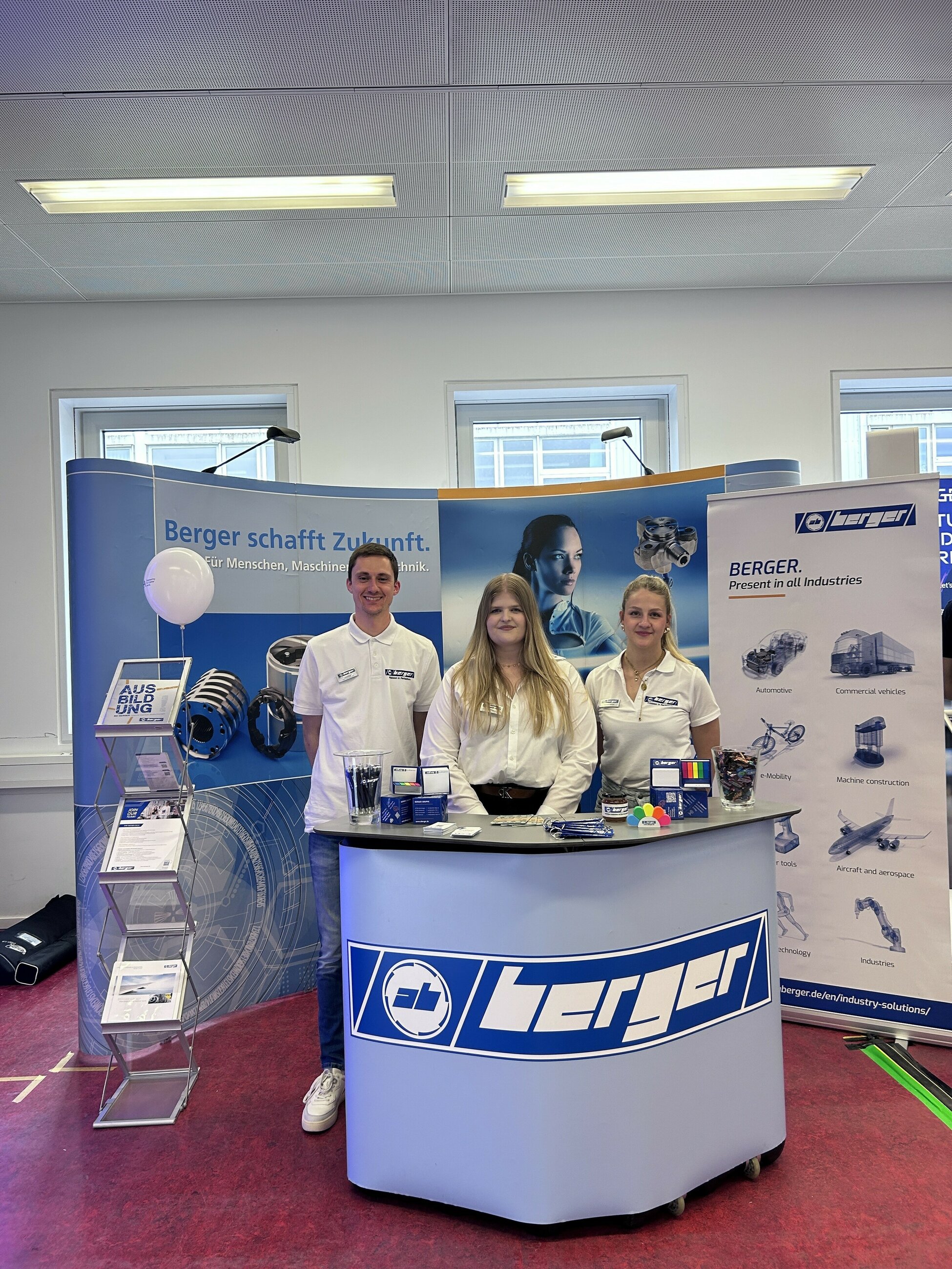 Von links: Leonard Blosch, Maria Schaupp, Hannah Hensel