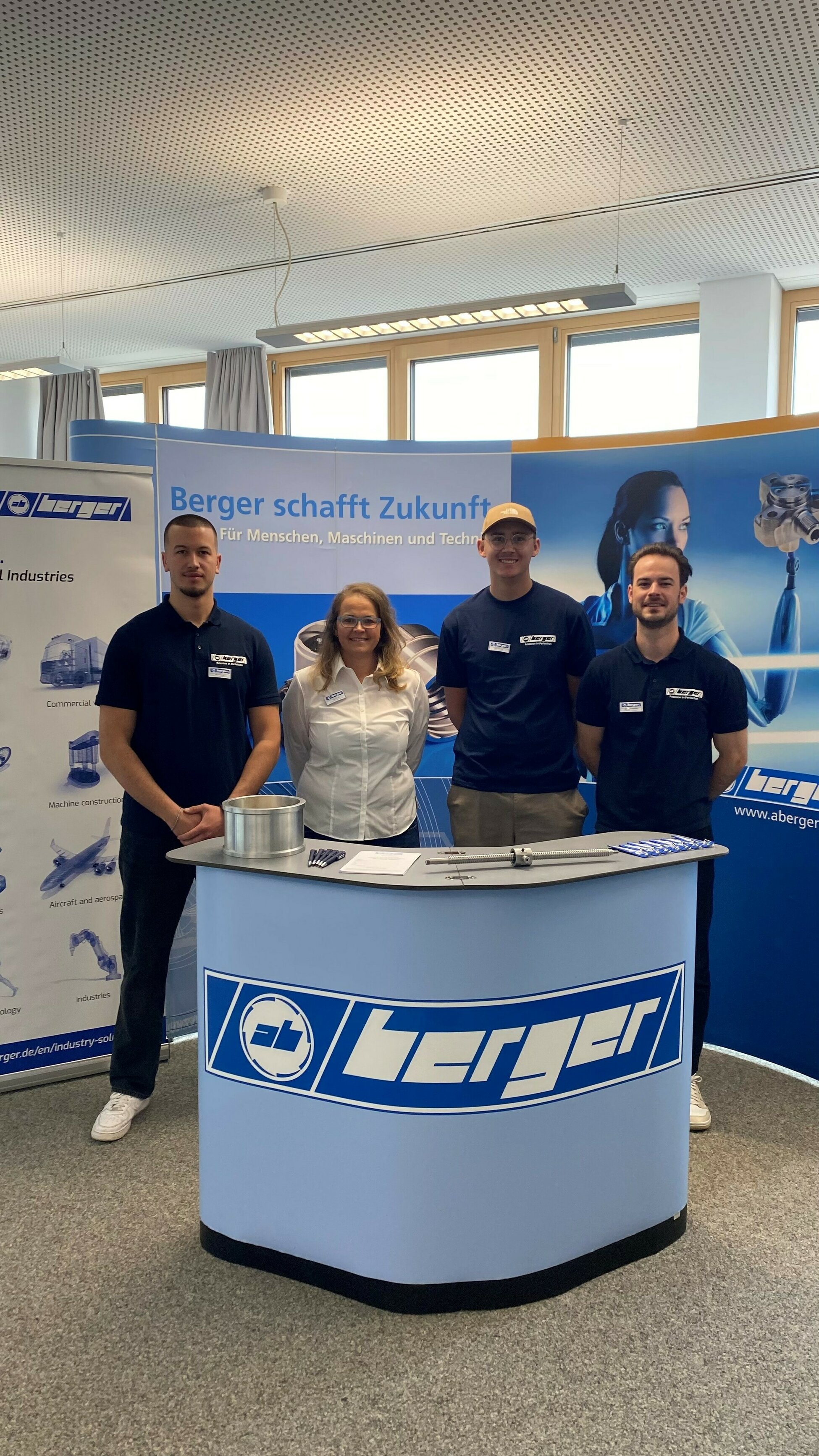 von links: Bojan Kitanovski, Sandra Hauber, Niklas Schiemann, Christopher Duchardt